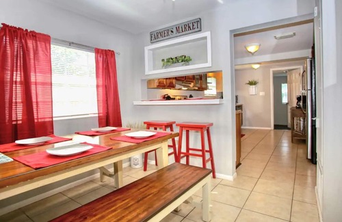 Goldenrod Casa | Charming Winter Park Fully Furnished & Pet Friendly Farmhouse Bungalow