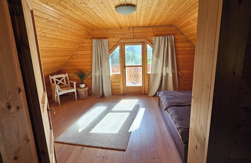 Huertgenwald Casa | Charming wooden block vacation home with garden