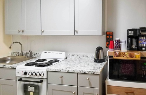 Park Hill Casa | Charming Yonkers Retreat - 10 Mi to Central Park!