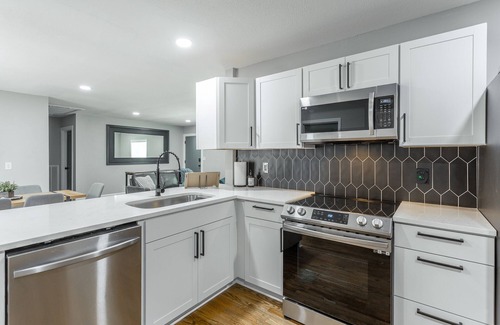 Stuart Heights - Rivermont Casa | Charming1-level home located minutes from the North Shore with PRIVATE HOT TUB!
