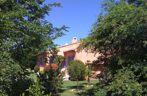 Pierrevert Casa | Con una encantadora casa amueblada en el Luberon Provenza en el campo de golf