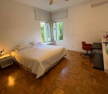 Jardim Europa Villa | Charmosa casa 4 suítes no Jd Europa