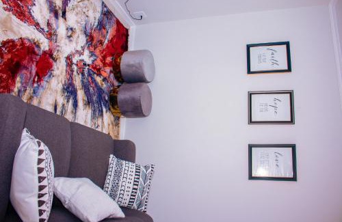 Witfield Apartamento | Charms and bows studio apartment -near ORT airport