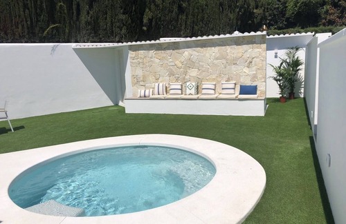 Urbanizacion Costabella Villa | Casa de ensueño con piscina privada, jardín y wifi