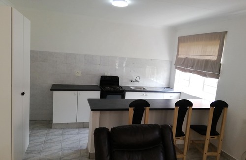 Germiston Casa | Charnom Luxurious accommodation with cctv and electric fence