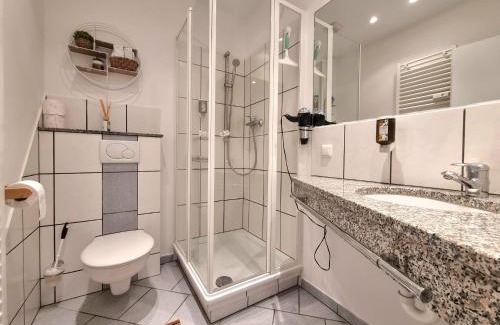 Hamelin Apartamento | Charysma - Rosso-Suite, warmes & stilvolles Design, Terrasse, Parkplatz