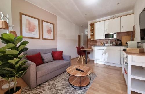 Hamelin Apartamento | Charysma - Rosso-Suite, warmes & stilvolles Design, Terrasse, Parkplatz