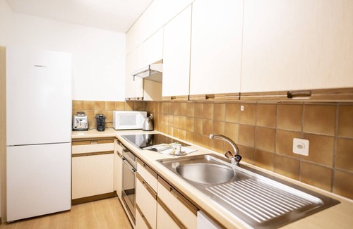 Vulpera Apartamento | Chasa Plavna - Willeke: Beautiful and cosy 3.5-room apartment with large balcony in Vulpera