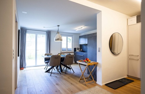 Vulpera Apartamento | Chasa Valambrun 1001: High quality renovated 2½-room apartment right next to the golf course