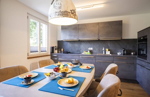 Vulpera Apartamento | Chasa Valambrun 1001: High quality renovated 2½-room apartment right next to the golf course