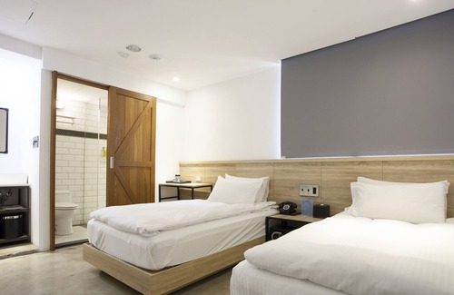 Xitun District Hotel | Chase Walker Hotel