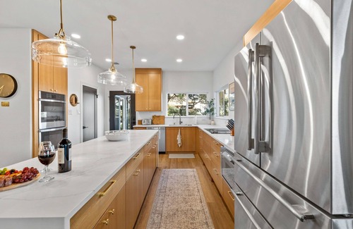 Point Venture Casa | Chasing Summer - Private Lakefront Luxury on Lake