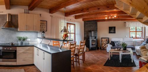 Luhacovice Casa | Chata nad lázeňským údolím