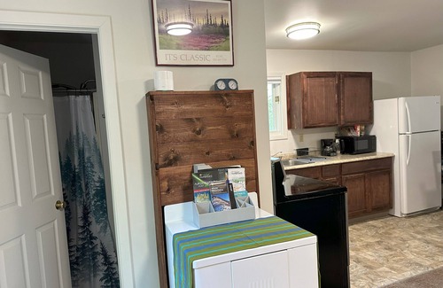 Fairbanks Cabina | Chatanika Cabin close to river, White Mts, and Steese National Conservation Area