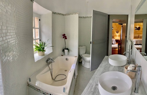 Saint-Andre-de-Majencoules Casa | Chateau du rey Restaurant L'Abeuradou