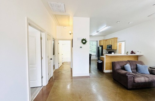 Pine Grove Apartamento | Chateau 6, spacious townhouse in Tickfaw, LA