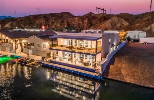 Cienega Springs Casa | Chateau Bleu, Canal front Stunner