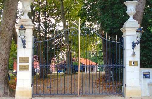 Nouvelle-Aquitaine Cama Y Desayuno | Chateau de Bellevue B&B et Appartements avec Piscine saisonal chauffée et Chambres partout climatisées