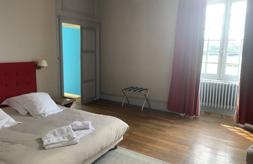 Becon-les-Granits Otro | Chateau de Famille - 30 Personnes