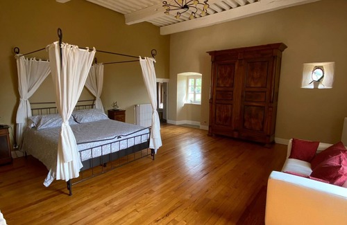 Saint-Leons Otro | Château de Saint-Leons, historic residence dating from the 15th century
