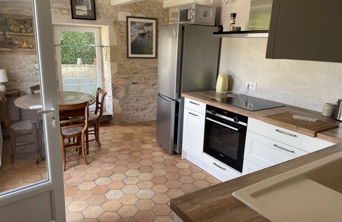 Le Chateau-d'Oleron Casa | Chateau Doleron, Intra-muros, house with garden, 300m from beach and market