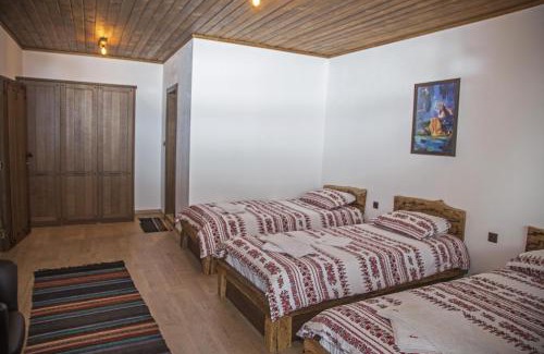 Kozichino Casa | Chateau Erkech Triple Room