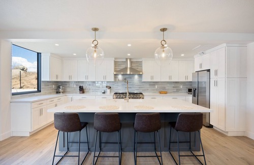 Temecula Casa | 🌟Chateau Evie James - High End Luxury Home w/ Pool, Hot Tub, Game Room! WEEKDAY SPECIALS🌟