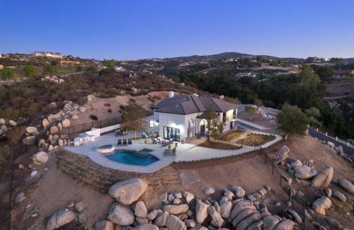 Temecula Casa | Chateau Evie James -High End Luxury Home withPool,Hot Tub,Gameroom home