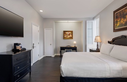 French Quarter Hotel | Chateau Hotel