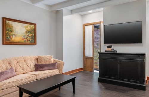 French Quarter Hotel | Chateau Hotel
