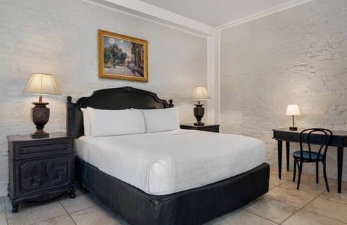 French Quarter Hotel | Chateau Hotel