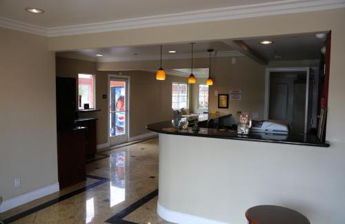 Downey Hotel | Chateau Inn & Suites