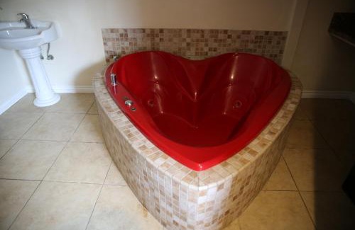 Downey Hotel | Chateau Inn & Suites