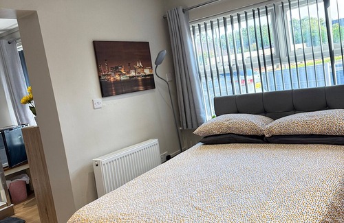 Liverpool Casa | Chateau Julie