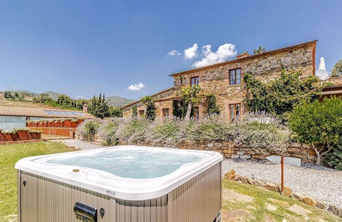 Montecatini Val di Cecina Villa | Chateau La Siroque - Montecatini ,Tuscany