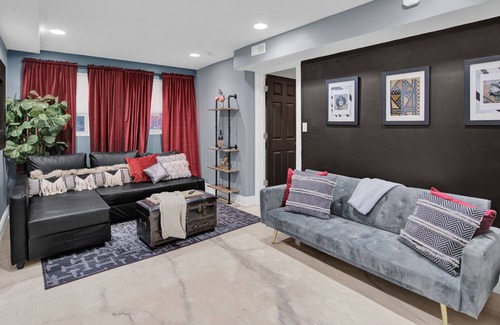 Bronzeville Condominio | Chateau Noir - Eclectic 2 BR / 2 BA Condo in the ♥️ of Bronzeville