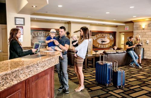 North Central Edmonton Hotel | Chateau Nova Kingsway