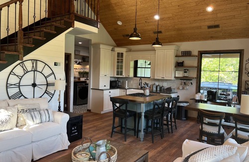 Bourbon Casa | Chateau on 40 acres with private lake, close to Blue Springs Ranch