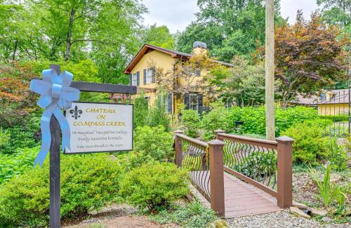 Hayesville Apartamento | Chateau on Compass Creek Quiet Hayesville Escape