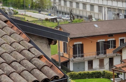 Comero Casa | CHATEAU ROSE' 2 KMS LAGO MAGGIORE INTRA
