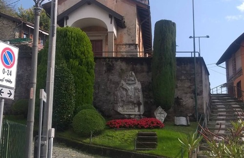 Comero Casa | CHATEAU ROSE' 2 KMS LAGO MAGGIORE INTRA