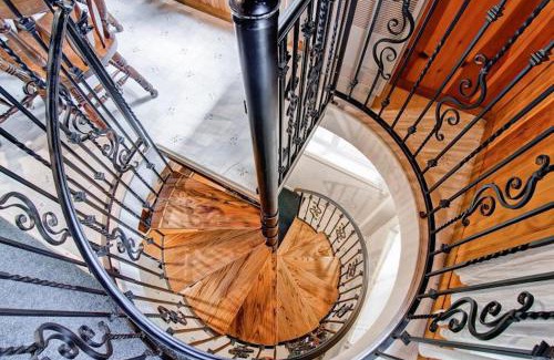 Yosemite West Casa | Chateau Royal East
