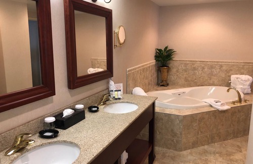 Saint John Hotel | Chateau Saint John Trademark Collection by Wyndham