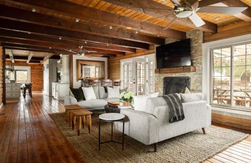 Temecula Villa | Chateau Syrah by AvantStay Picturesque Estate w Pool Hot Tub Pool Table Table Tennis New Pickleball Court Basketball hoop