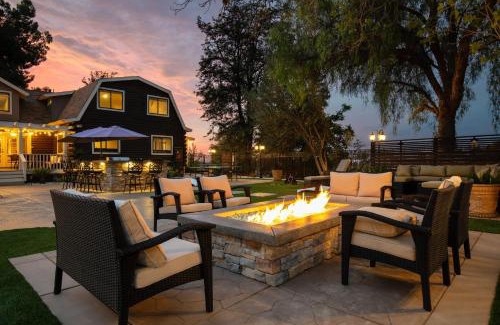Temecula Villa | Chateau Syrah by AvantStay Picturesque Estate w Pool Hot Tub Pool Table Table Tennis New Pickleball Court Basketball hoop