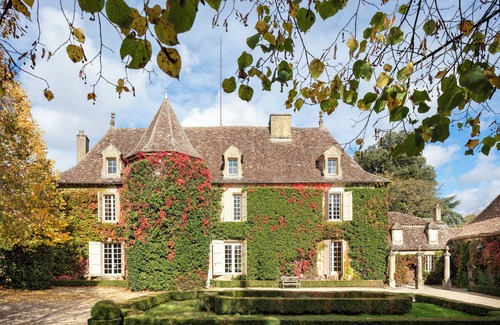 Faux Casa | Château with a Large Pool and magnificient park. Château & independent house.