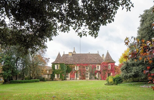 Faux Casa | Château with a Large Pool and magnificient park. Château & independent house.