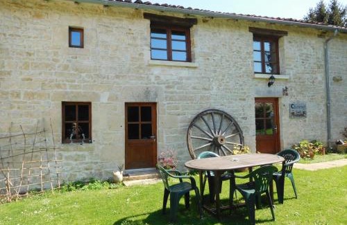Sauze-Vaussais Cama Y Desayuno | Chatenet