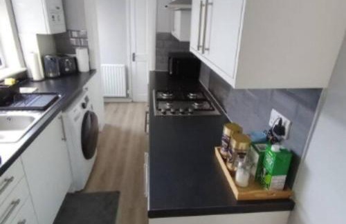 Chatham Casa | Chatham Home - Sleeps 6 - Close to Station - Wifi