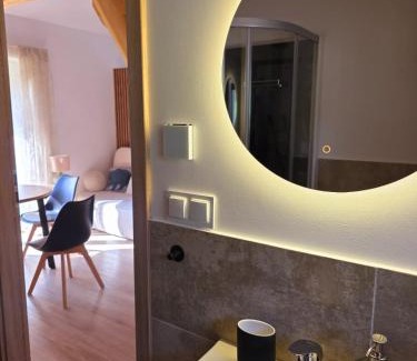 Uscie Gorlickie Complejo | Chatka Niedźwiadka domki w górach z sauną i jacuzzi Beskid Niski